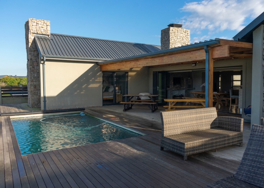 4 Bedroom Property for Sale in Kragga Kamma Eastern Cape